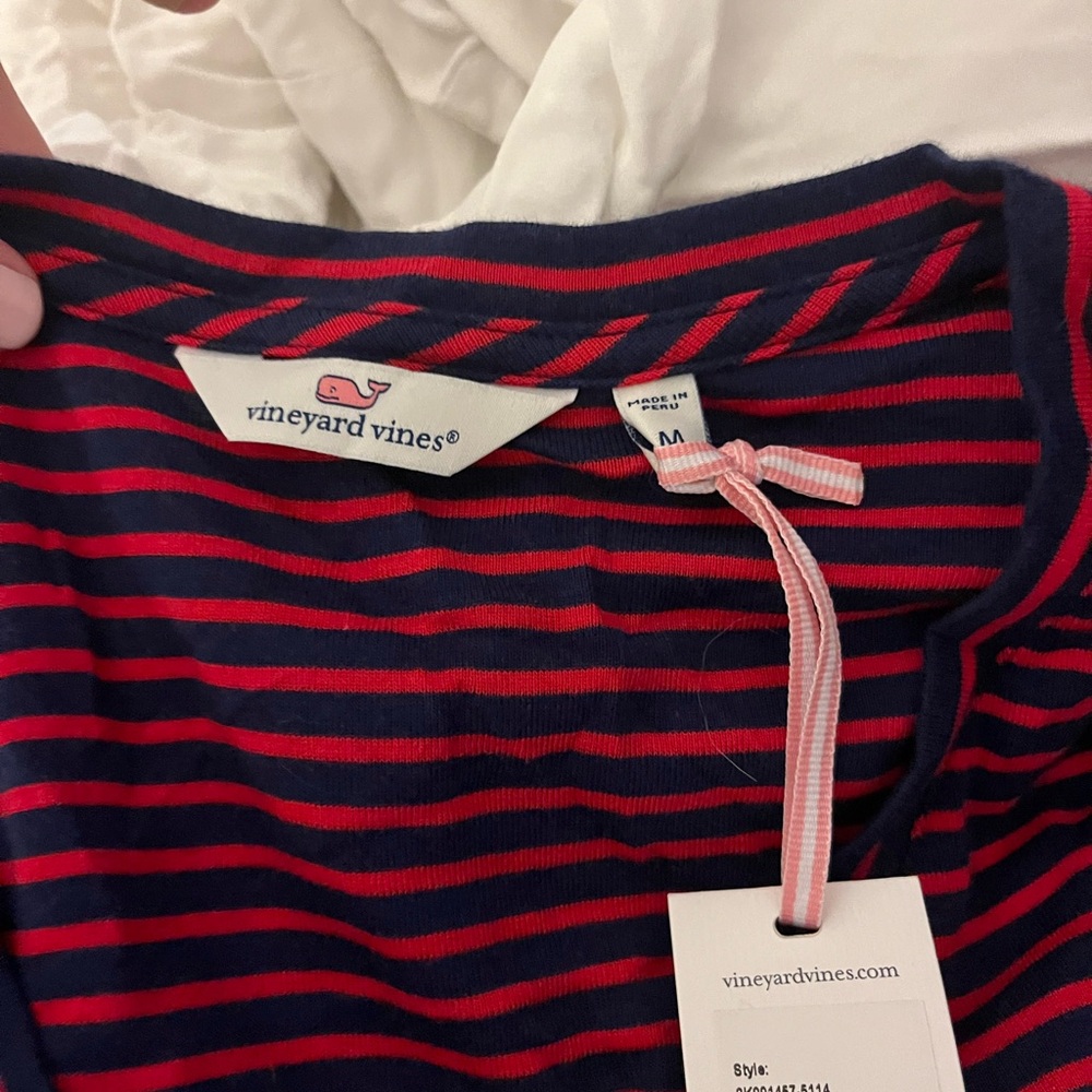 Vineyard vines, women’s striped T-shirt, size medium new with tags - Picture 3 of 5